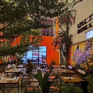 https://live-free-hostel-varanasi.hotels-varanasi.com